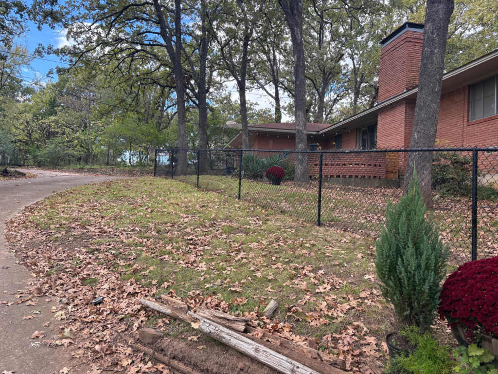 Black chain link fence installed by Fence Guy in DFW and North Texas